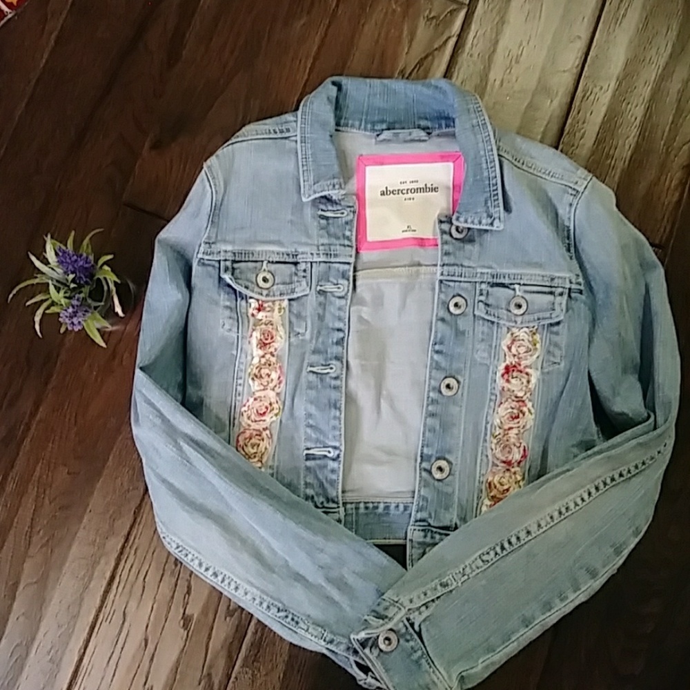 🌸🤍Final Drop🌸🤍Abercrombie Kids denim jacket